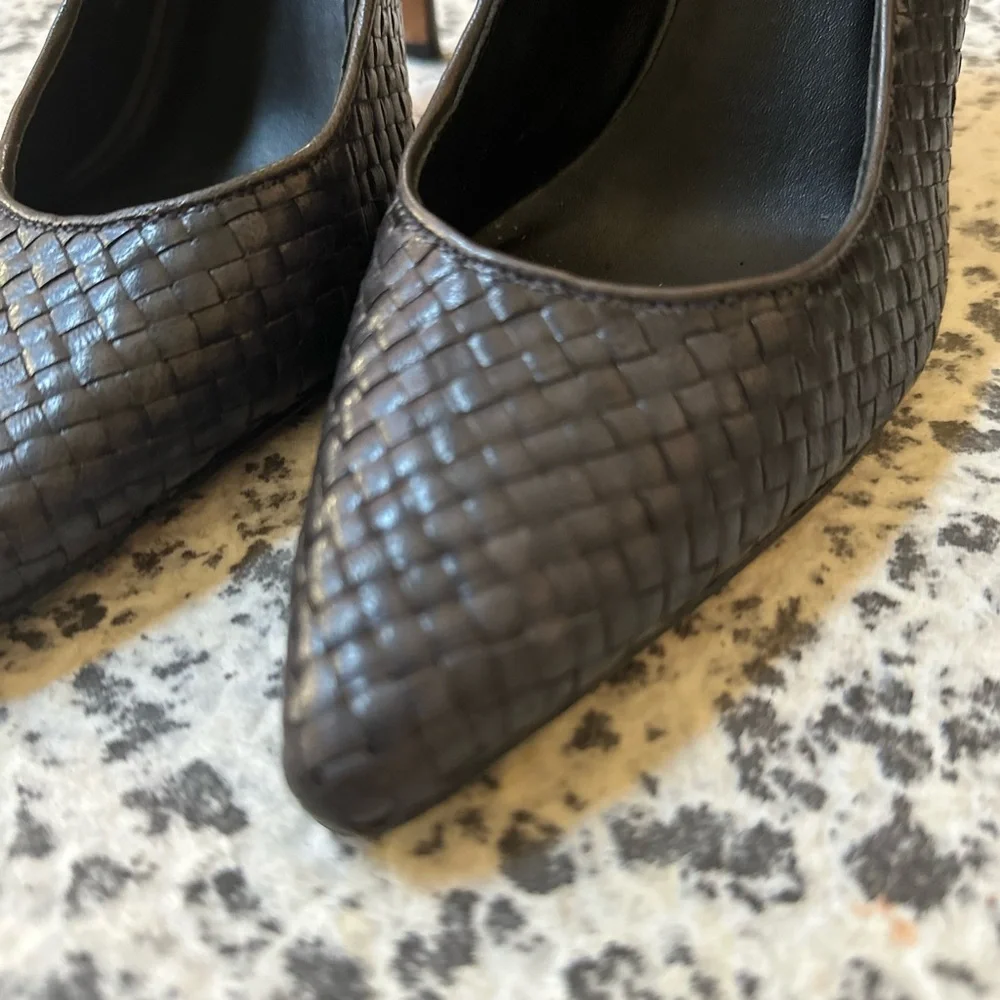 Donald J. Pliner Black Woven Pointed-Toe Slingback Heels